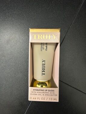 Truly Hydrating Lip Gloss - Semi Sheer Vanilla Baby